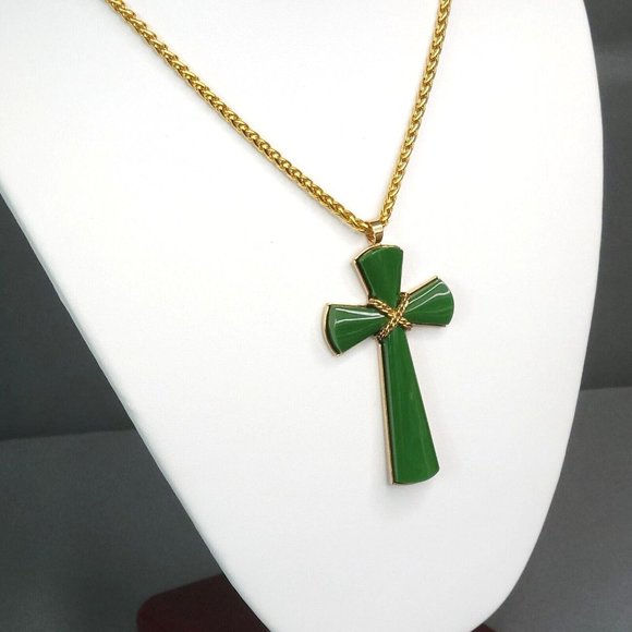 Avon Gold Tone Wheat Chain Green Faux Jade Cross Pendant Necklace 22 in - Picture 3 of 10